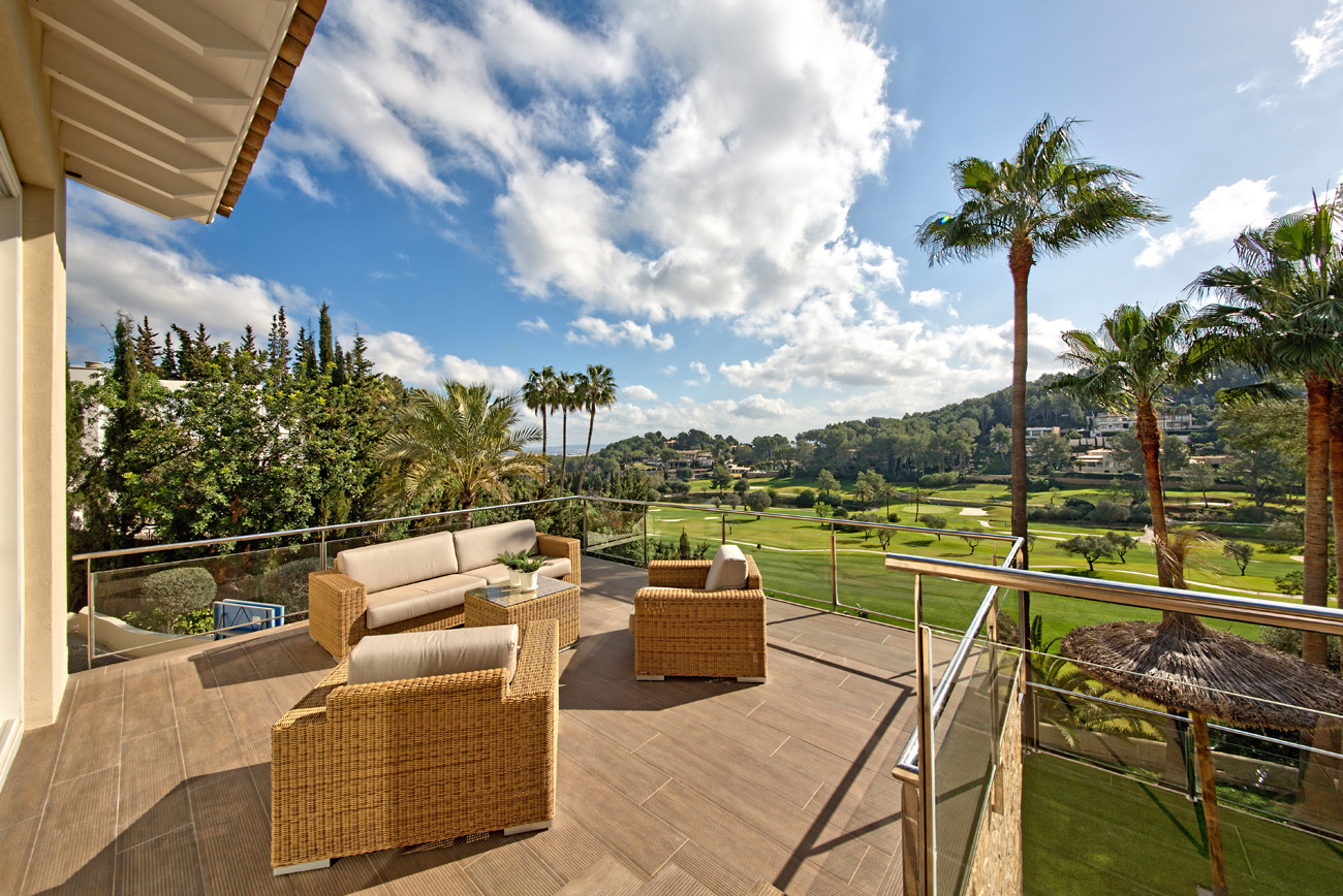 6037ffd12a5c49de272fffa4