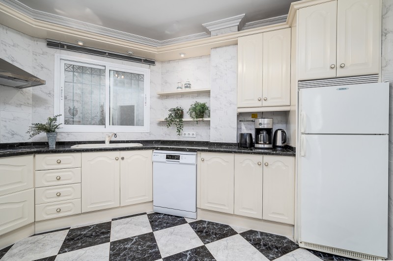 BZPAAP6939_167498_800_V0_F561