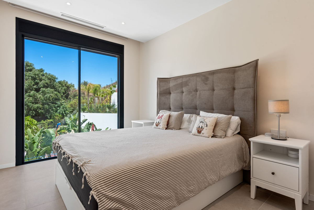 7980e48d732b6fc85c14b43b94d2aa54