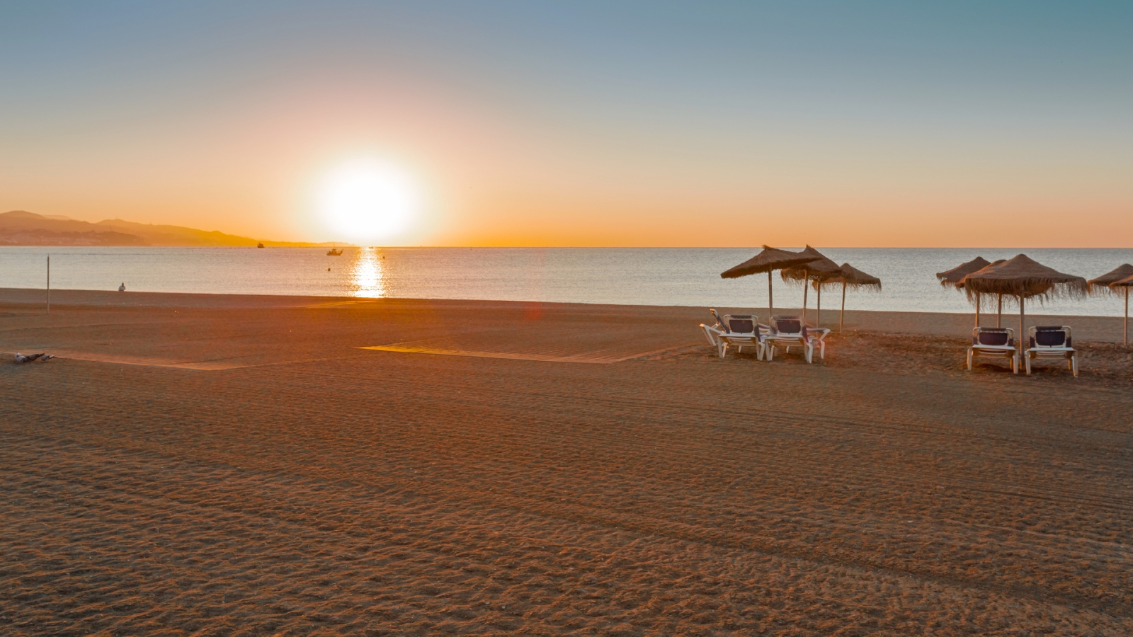 shutterstock 1691460001 - Torre del Mar