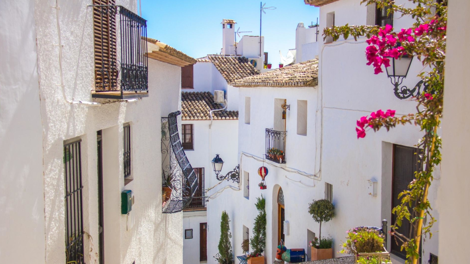 shutterstock 1399984211 - Altea