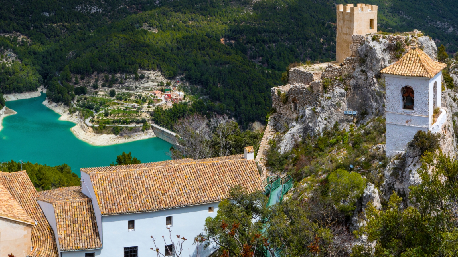 shutterstock 1070738108 - El Castell de Guadalest