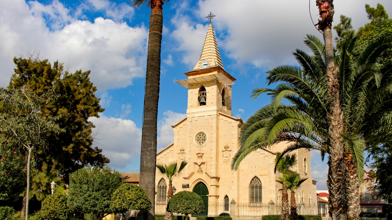 shutterstock 1419565898 - Jacarilla