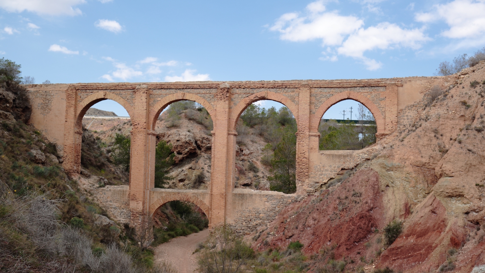 shutterstock 384965791 - Aspe