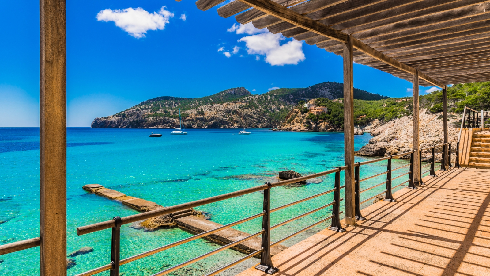 shutterstock 587988680 - Camp de Mar